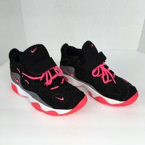 NIKE AIR Turf Raider, Size 6Y